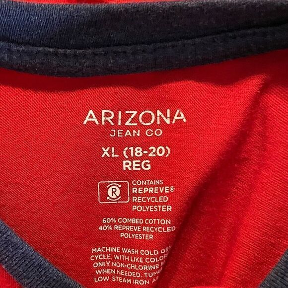 New! Arizona Jeans Red and Blue Short-Sleeved Tee. Size XL. - Picture 3 of 3